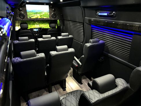 Used 2024 Mercedes-Benz Sprinter 3500 image 31