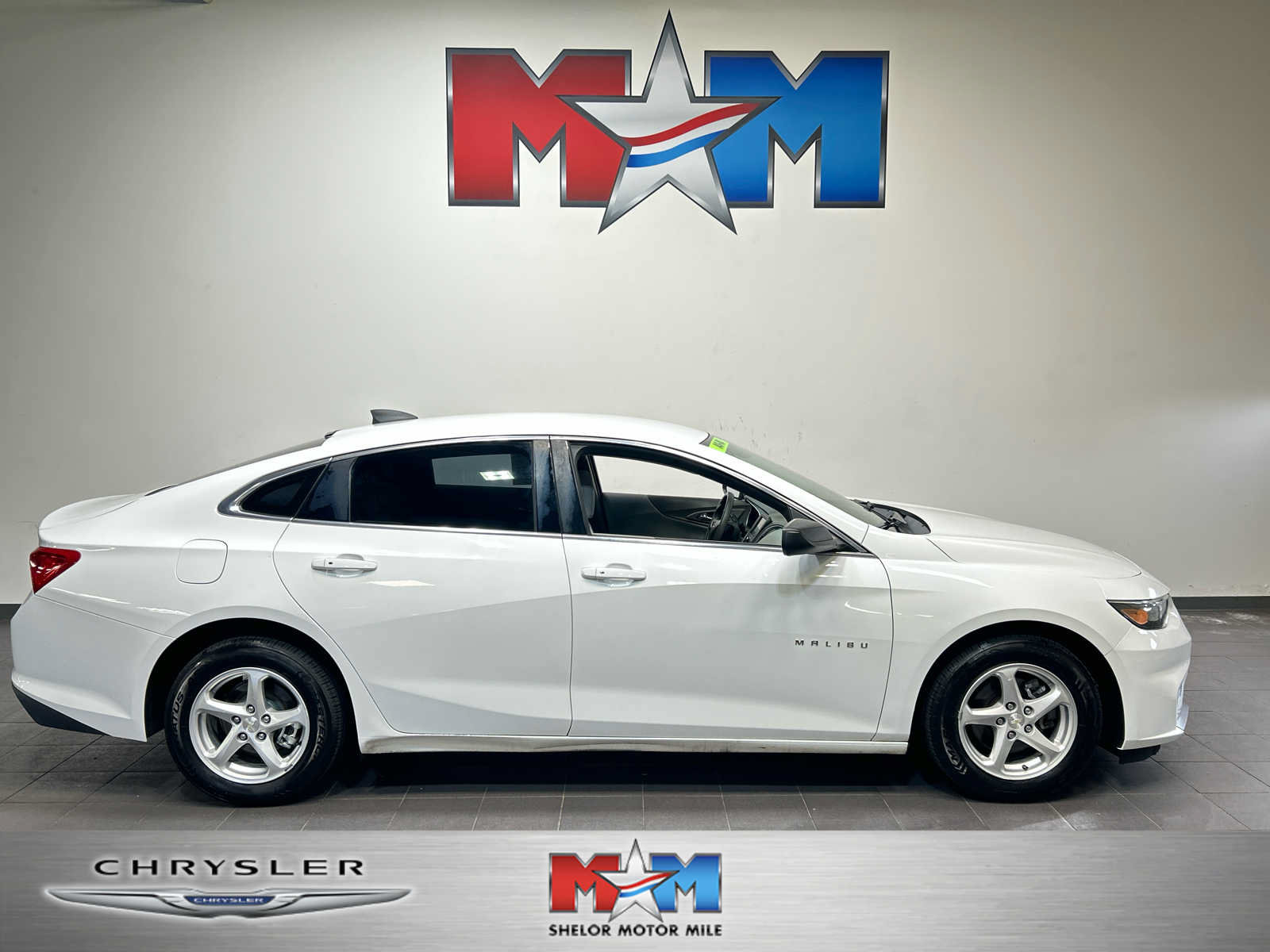 Used 2017 Chevrolet Malibu LS FWD image 1