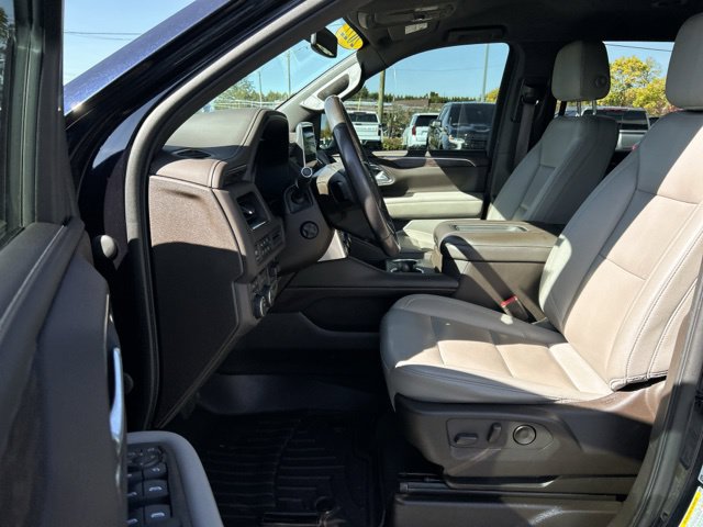 Used 2022 Chevrolet Tahoe Z71 w/ Luxury Package AWD/4WD image 33