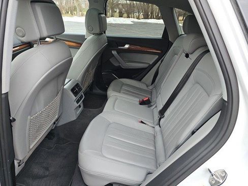 Used 2023 Audi Q5 2.0T Premium w/ Convenience Package image 19