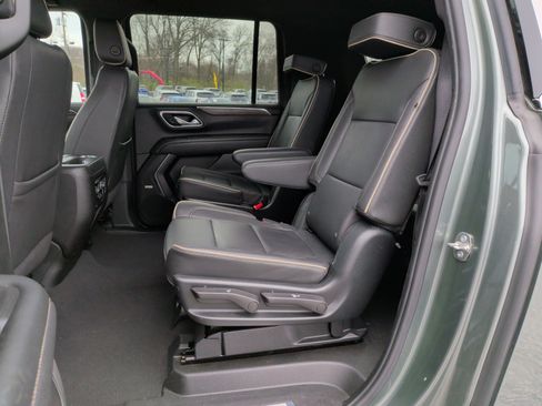 Used 2023 Chevrolet Suburban Premier image 14