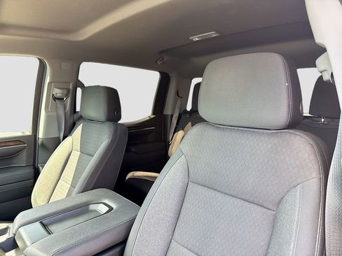 Used 2024 GMC Sierra 1500 Elevation image 12