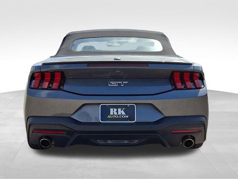 Used 2024 Ford Mustang GT Premium image 5