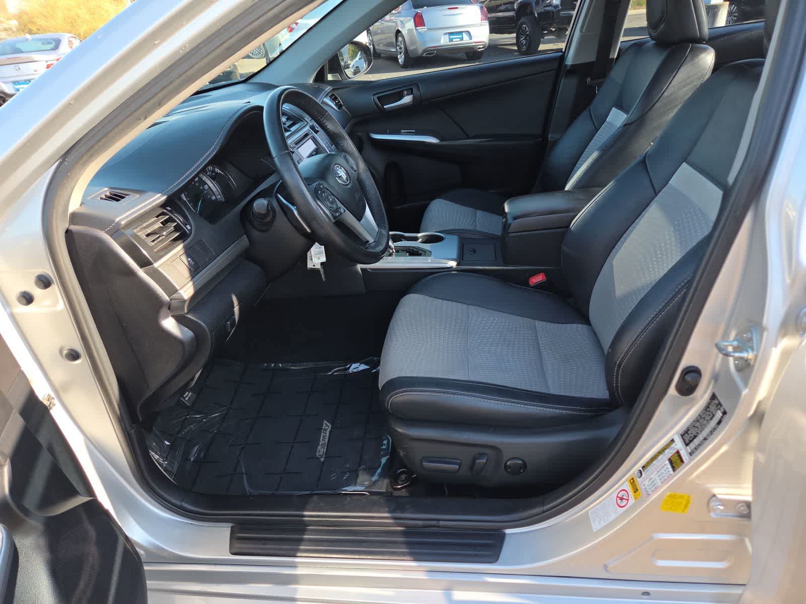 Used 2013 Toyota Camry SE FWD image 19