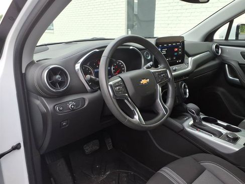 Used 2024 Chevrolet Blazer LT w/ Convenience Package FWD image 5