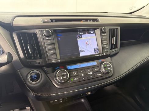 Used 2018 Toyota RAV4 Limited w/ Advanced Technology Package AWD/4WD image 15