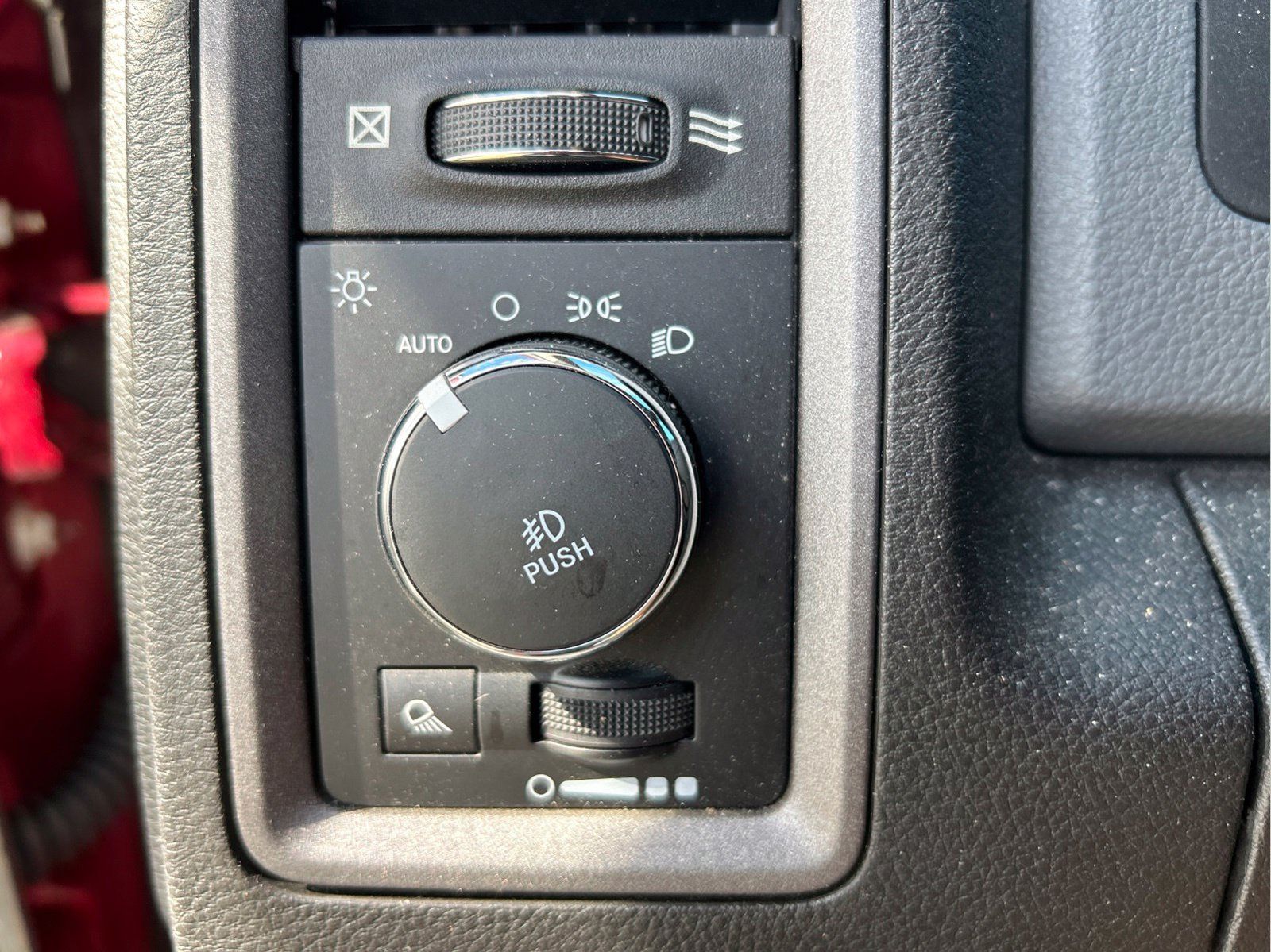 Certified 2019 RAM 1500 Express w/ Express Value Package RWD image 21