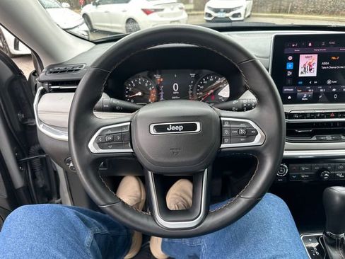 Used 2022 Jeep Compass Limited image 37