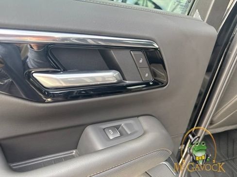 Used 2026 Chevrolet Tahoe High Country w/ Sun And Tow Package AWD/4WD image 27