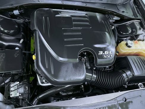 Used 2022 Dodge Charger SXT image 16