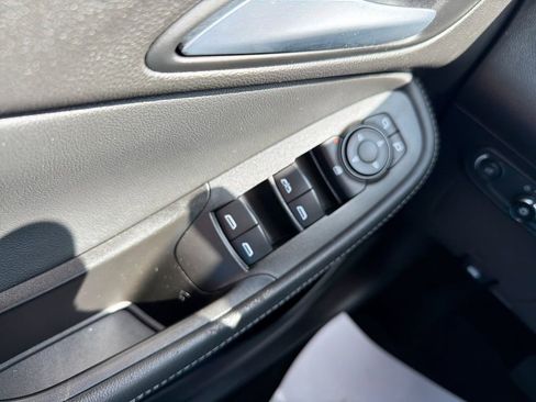 Used 2021 Buick Encore GX Preferred w/ Cold Weather Comfort Package image 18