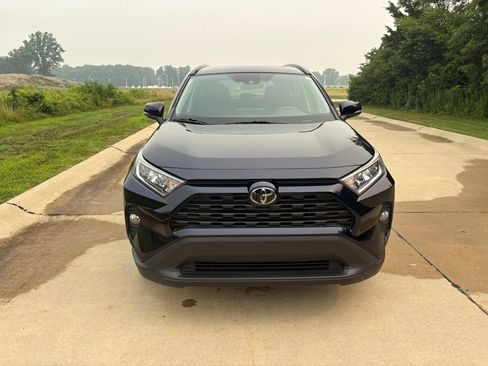 Used 2020 Toyota RAV4 XLE w/ Convenience Package AWD/4WD image 12