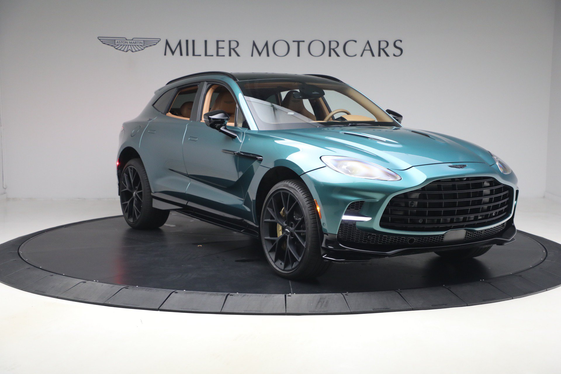 Used 2025 Aston Martin DBX 707 AWD/4WD image 11