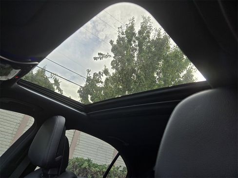 Used 2023 Mercedes-Benz C 300 Sedan image 25