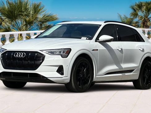 Used 2022 Audi e-tron Premium image 8