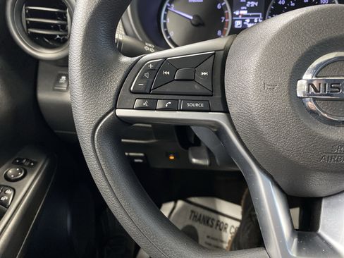 Used 2018 Nissan Kicks S image 17