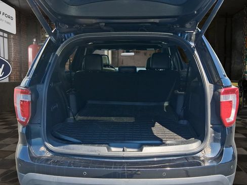 Used 2017 Ford Explorer Limited w/ Equipment Group 301A FWD image 10