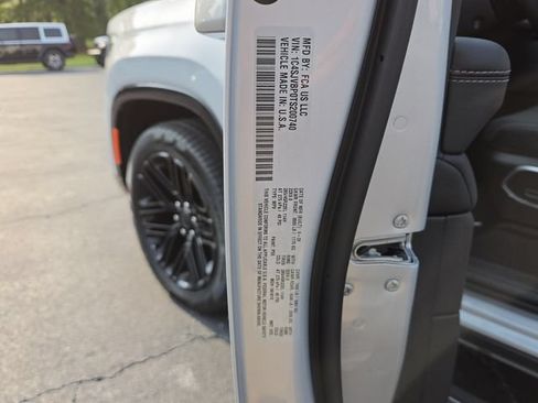 New 2026 Jeep Grand Wagoneer Limited AWD/4WD image 16