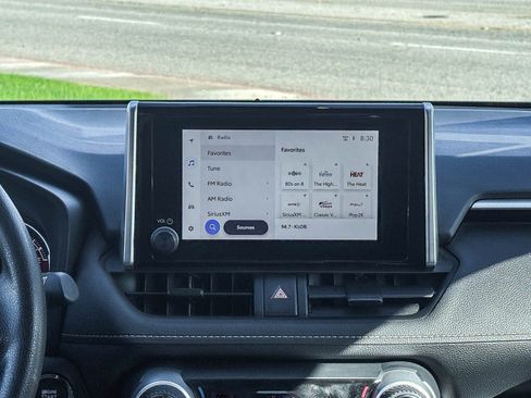 Used 2024 Toyota RAV4 XLE FWD image 17