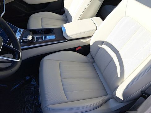 Certified 2025 Audi A6 3.0T Premium w/ Convenience Plus Package image 18