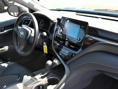 Used 2023 Toyota Camry SE FWD image 40