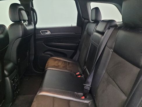 Used 2019 Jeep Grand Cherokee Altitude RWD image 18