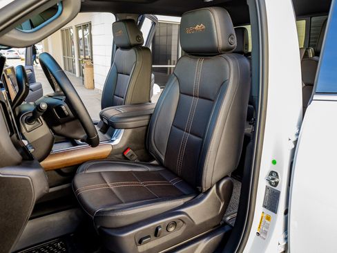 Used 2024 Chevrolet Silverado 3500 High Country w/ High Country Premium Package image 29