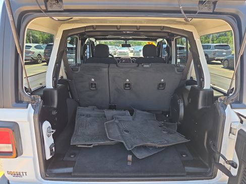 Used 2022 Jeep Wrangler Unlimited Sport AWD/4WD image 9