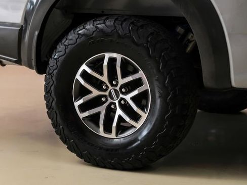 Used 2017 Ford F150 Raptor w/ Equipment Group 802A Luxury AWD/4WD image 45