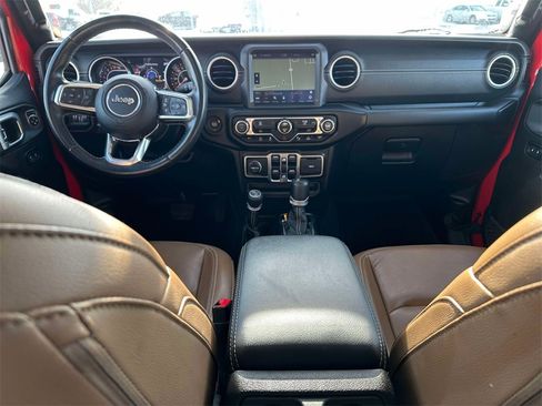 Used 2020 Jeep Gladiator Overland image 4