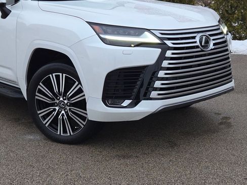 Used 2023 Lexus LX 600 4WD w/ Accessory Package (Z1) image 2