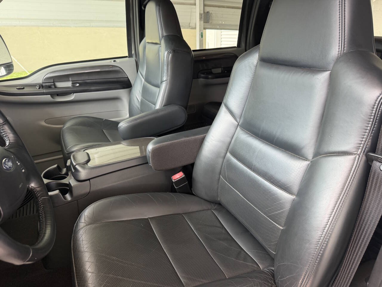 Used 2004 Ford F250 Lariat AWD/4WD image 9