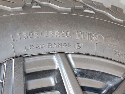 Used 2023 GMC Sierra 1500 AT4 w/ AT4 Preferred Package image 49