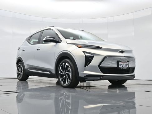 Used 2023 Chevrolet Bolt EUV Premier image 46