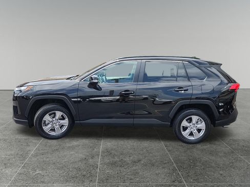 Used 2025 Toyota RAV4 XLE AWD/4WD image 4