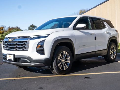 New 2026 Chevrolet Equinox LT image 4