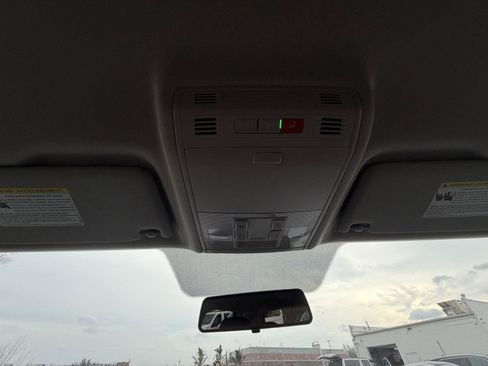 Used 2022 Volkswagen Taos SE image 21