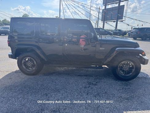 Used 2016 Jeep Wrangler Unlimited Sahara AWD/4WD image 5