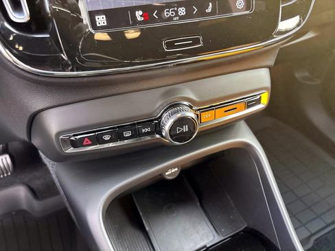 Used 2024 Volvo XC40 Recharge Core w/ Protection Package Premier image 22