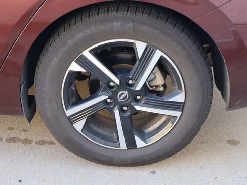 Used 2025 Nissan Sentra SV FWD image 26