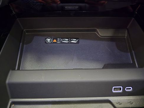 New 2025 Chevrolet Suburban Z71 w/ Z71 Off-Road Package image 26