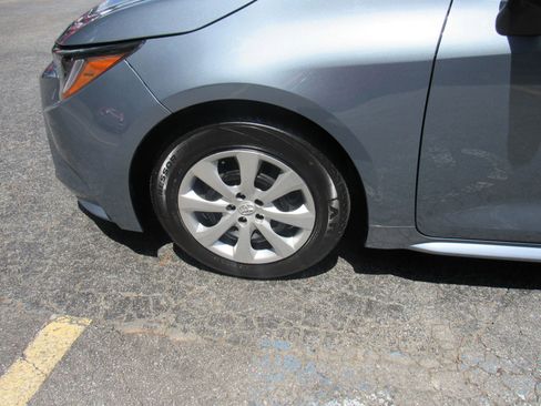 Used 2022 Toyota Corolla LE image 12