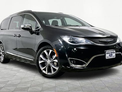 Used 2020 Chrysler Pacifica Limited w/ Tire & Wheel Group image 1