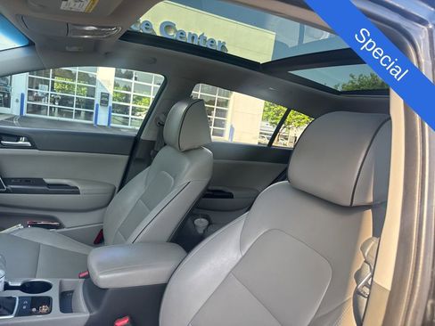 Used 2017 Kia Sportage EX w/ EX Premium Package FWD image 8