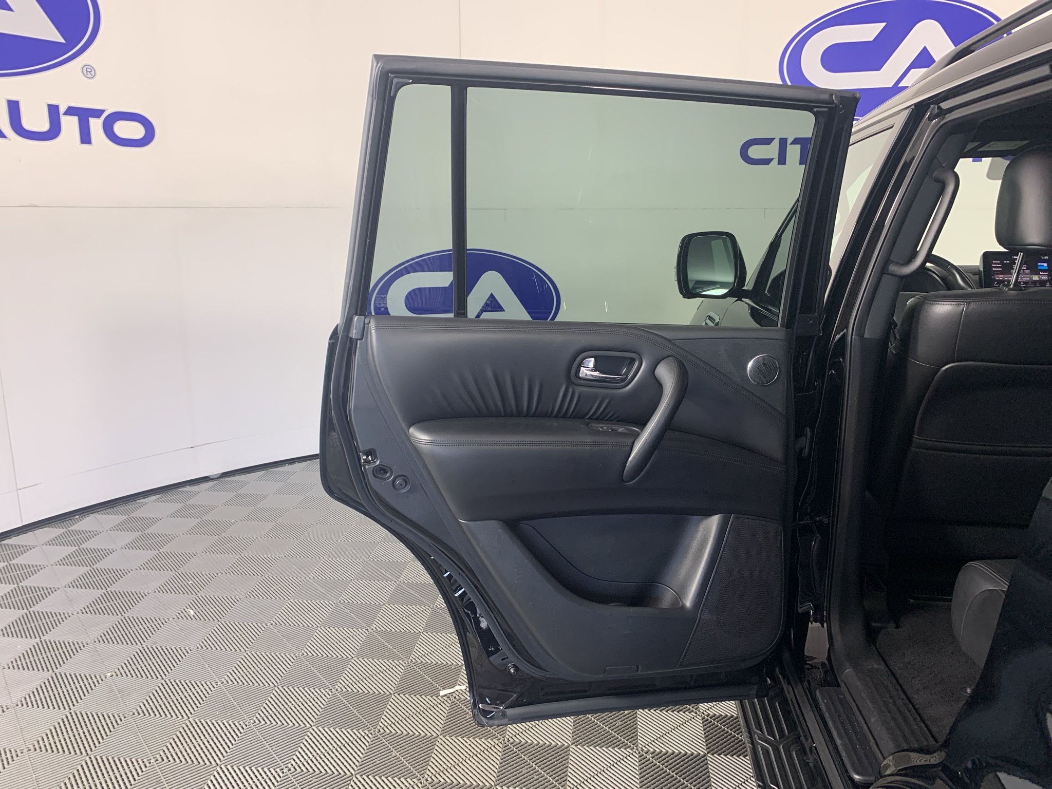 Used 2022 Nissan Armada SL w/ Midnight Edition Package RWD image 28