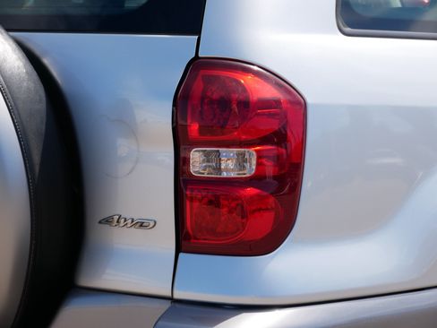 Used 2004 Toyota RAV4 4WD image 17