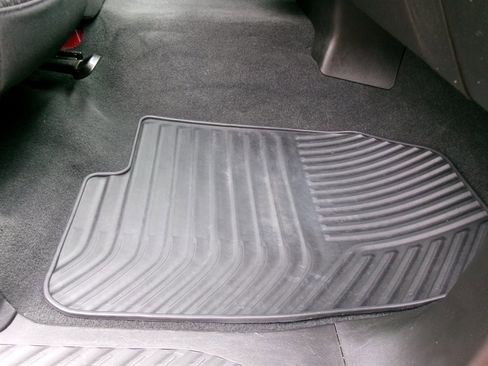 Used 2020 Chevrolet Silverado 1500 Custom w/ Custom Value Package image 17