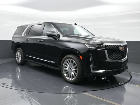 Used 2023 Cadillac Escalade ESV Premium Luxury AWD/4WD image 4