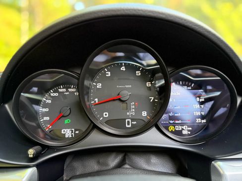 Used 2019 Porsche 718 Boxster image 32