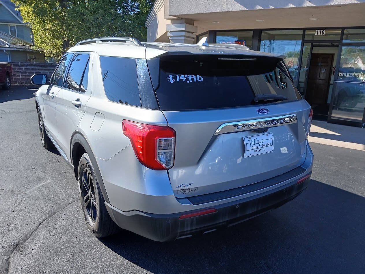 Used 2020 Ford Explorer XLT w/ Comfort Package AWD/4WD image 18